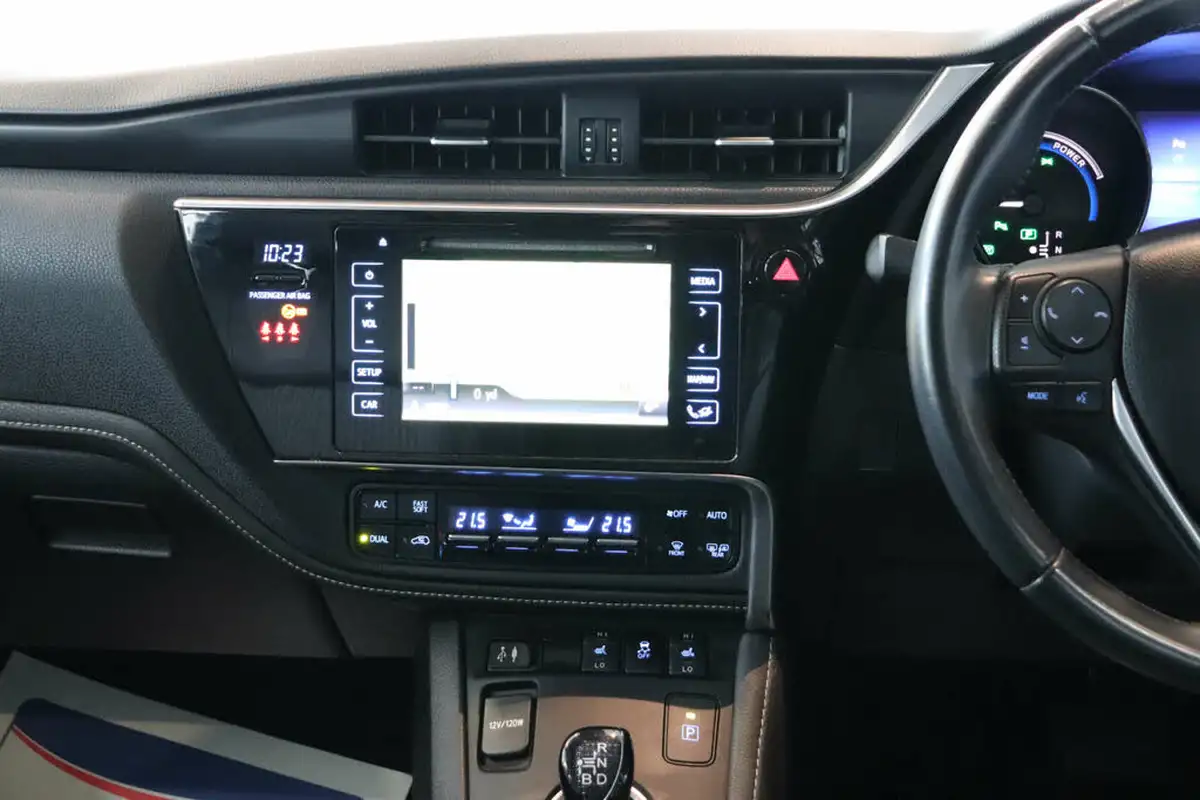 2015-toyota-auris-18-vvt-i-hsd-excel-estate-cvt-big-14