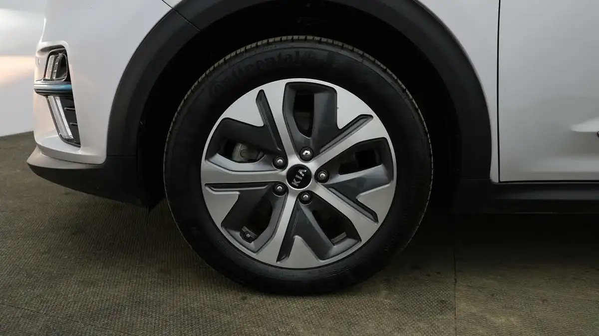 2021-kia-e-niro-ev-4-big-17