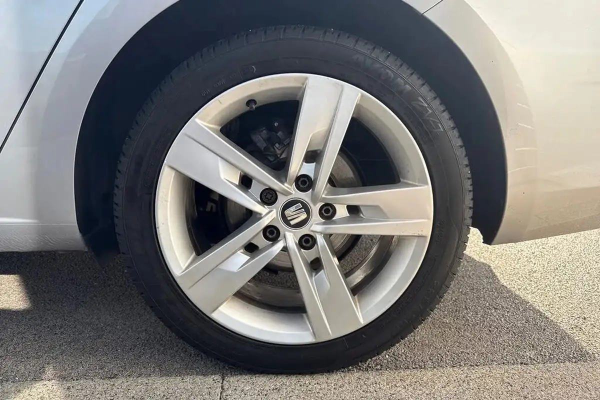 2018-seat-leon-14-ecotsi-fr-technology-estate-5d-dsg-big-23