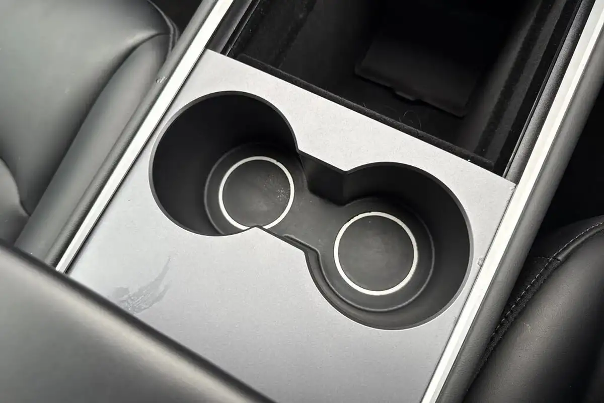 2023-tesla-model-y-e-performance-big-40
