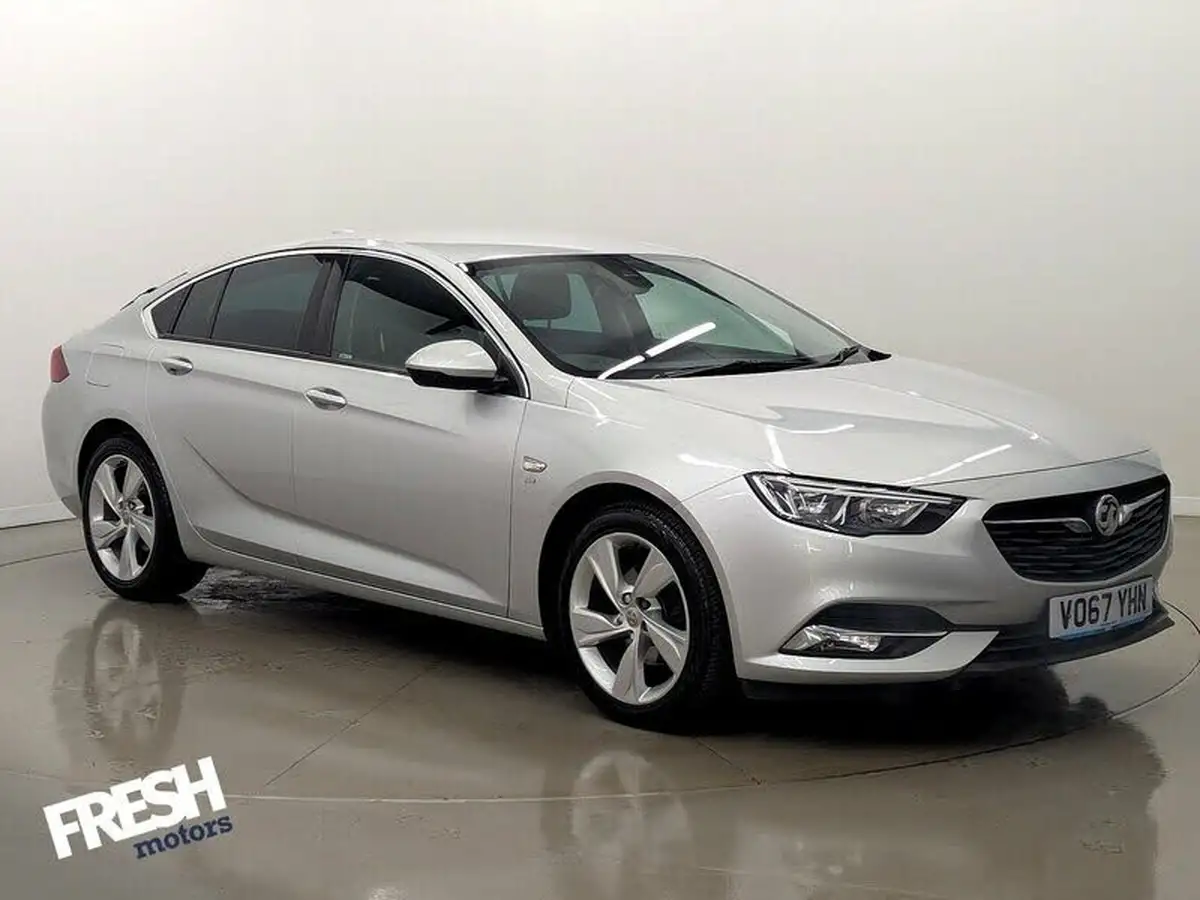 2017-vauxhall-insignia-grand-sport-15-turbo-sri-nav-big-0