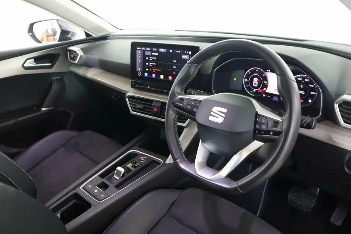 2021-seat-leon-14-e-hybrid-xcellence-hatchback-big-11