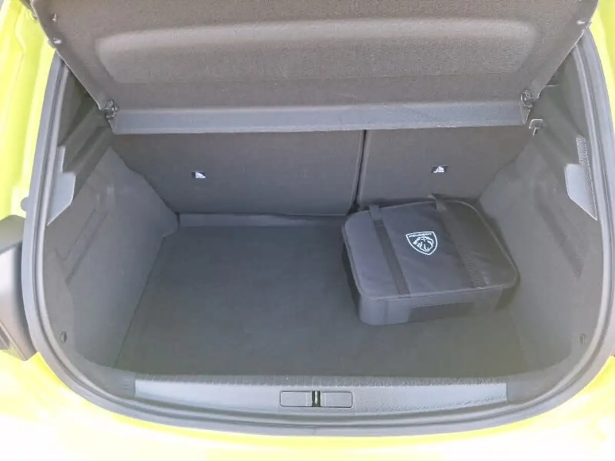 2024-peugeot-208-e-allure-136ps-50kwh-big-7