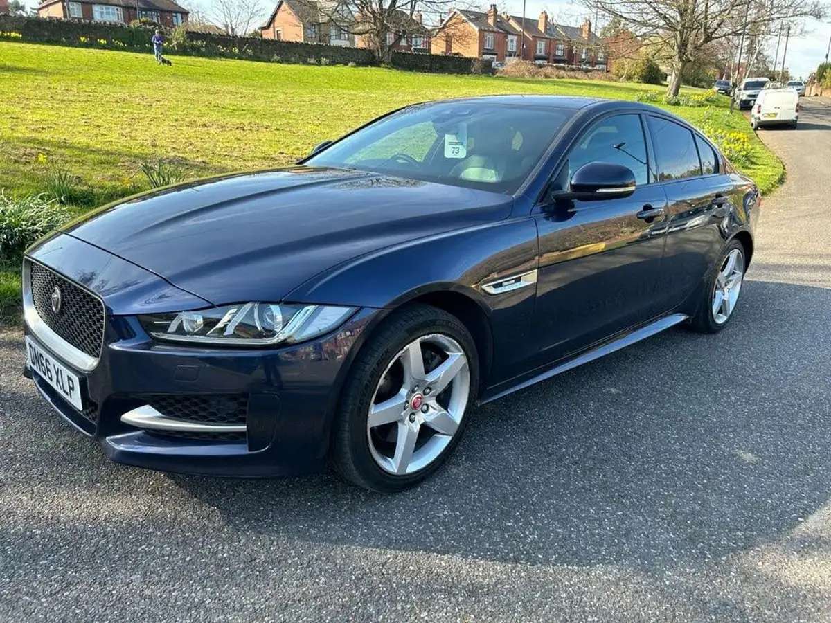 2016-jaguar-xe-20d-r-sport-180ps-awd-auto-big-7