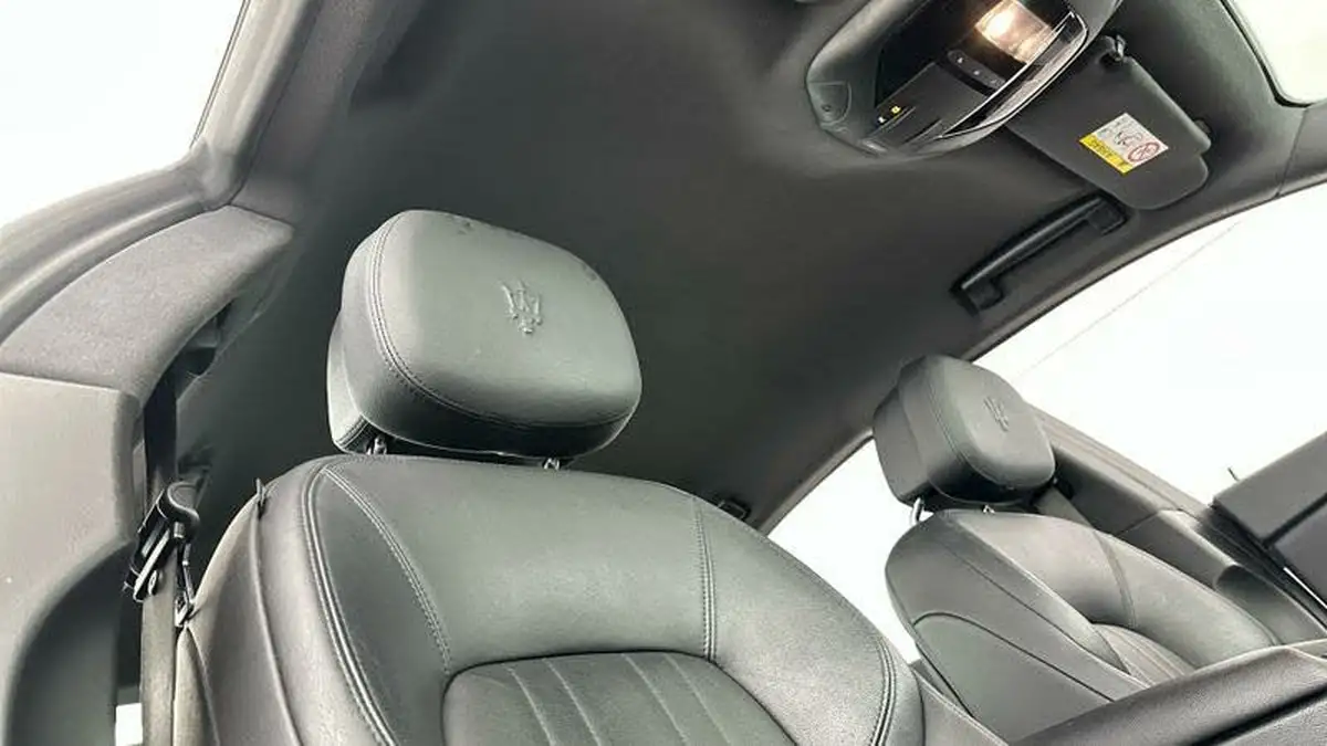 2020-maserati-ghibli-30-big-21