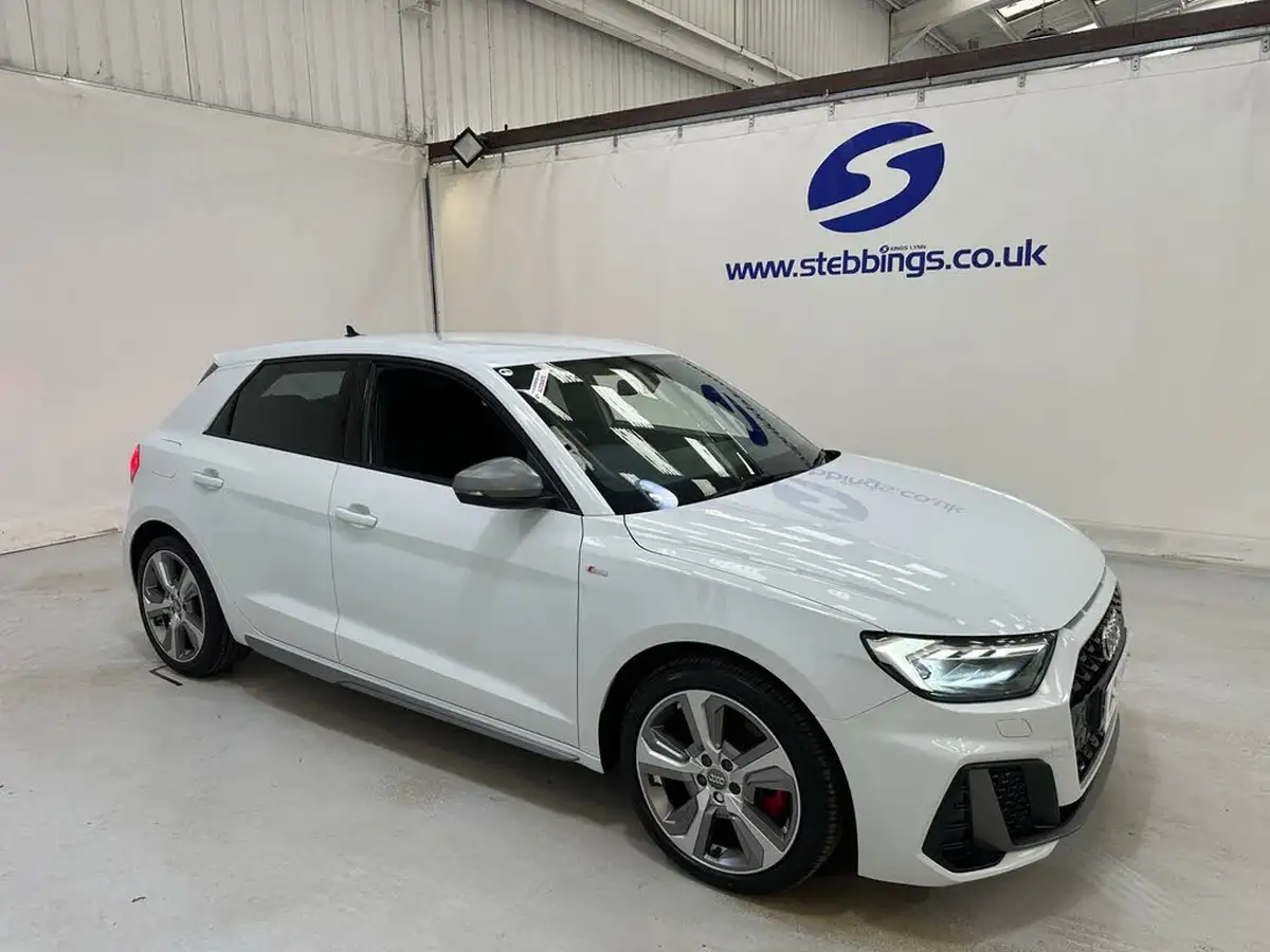 2019-audi-a1-20-40-tfsi-s-line-competition-ss-big-1