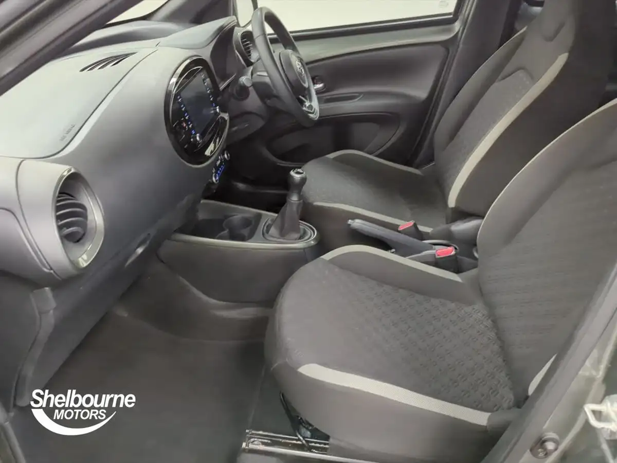2022-toyota-aygo-x-10-vvt-i-edge-big-8
