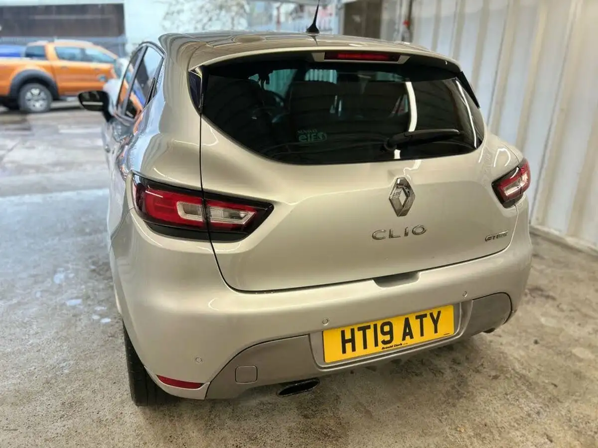 2019-renault-clio-09-tce-gt-line-big-26