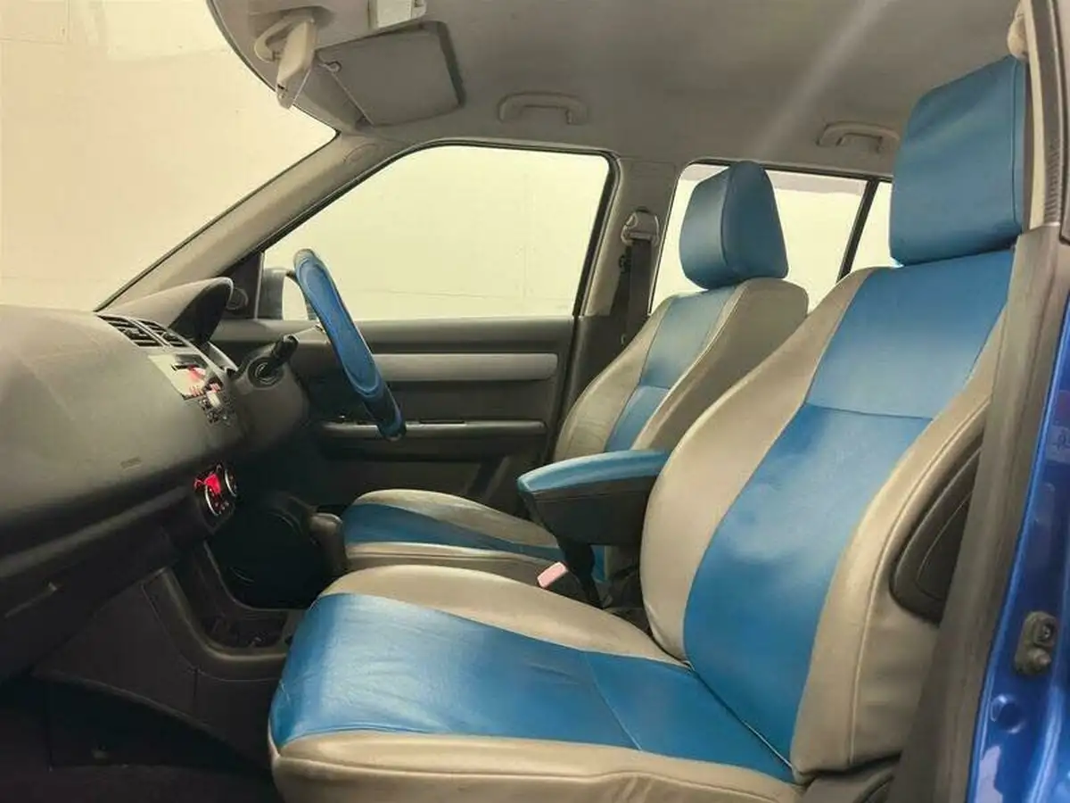 2010-suzuki-swift-15-sz4-big-36