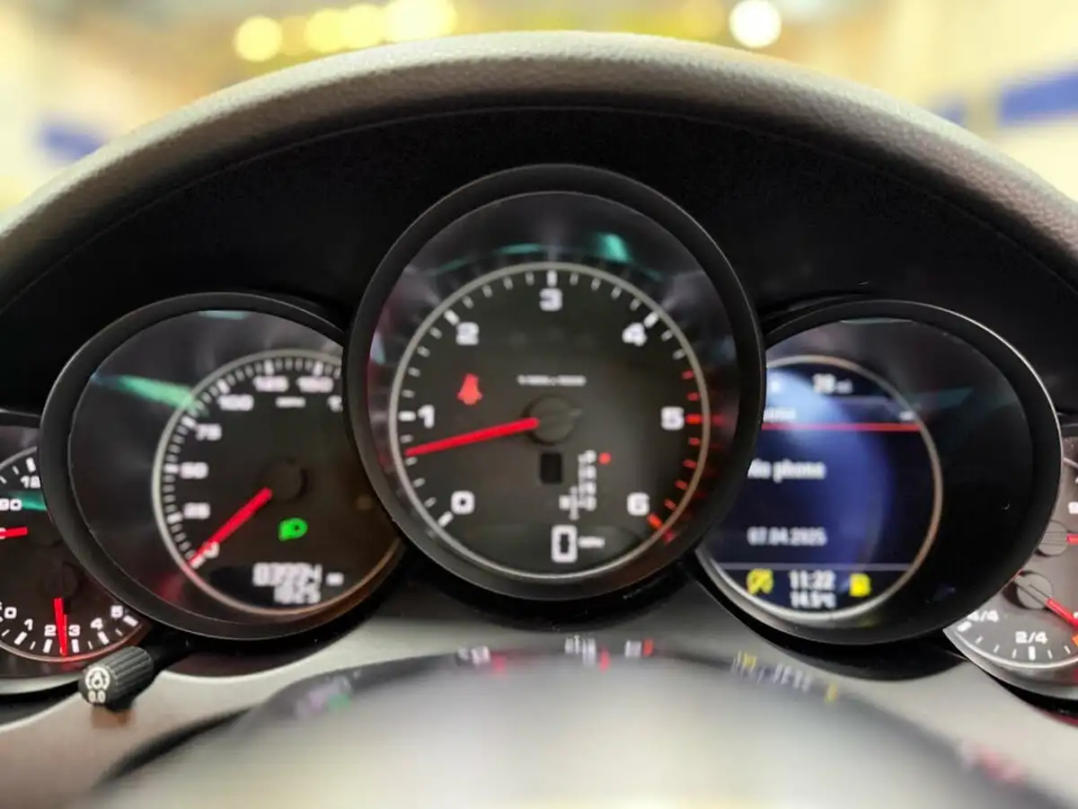 2015-porsche-cayenne-30td-big-36