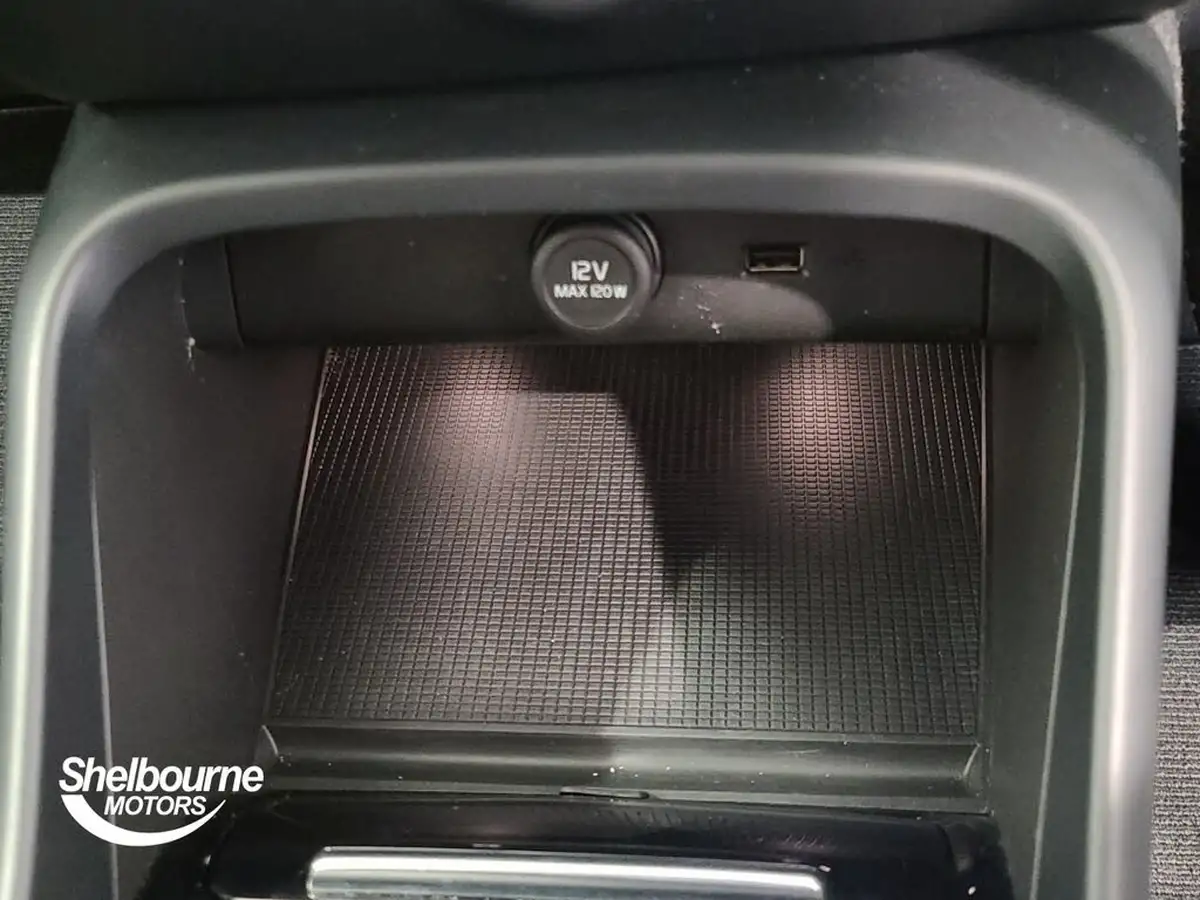 2021-volvo-xc40-15-t3-inscription-pro-161bhp-auto-big-33