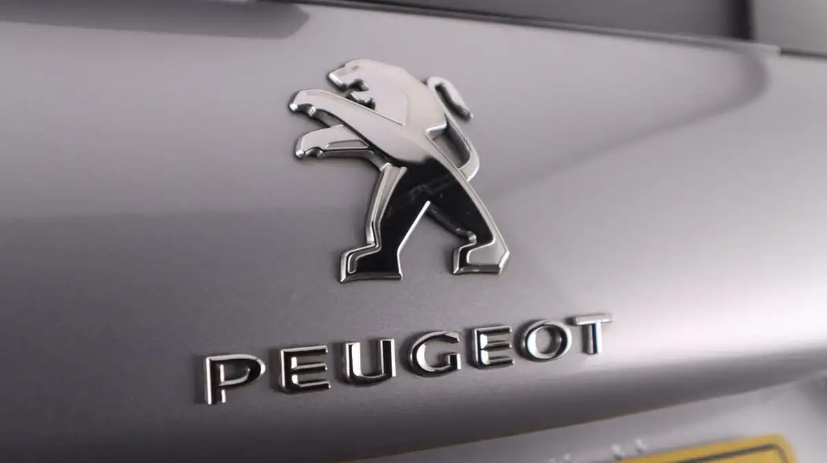 2019-peugeot-2008-suv-12-puretech-allure-82bhp-big-19