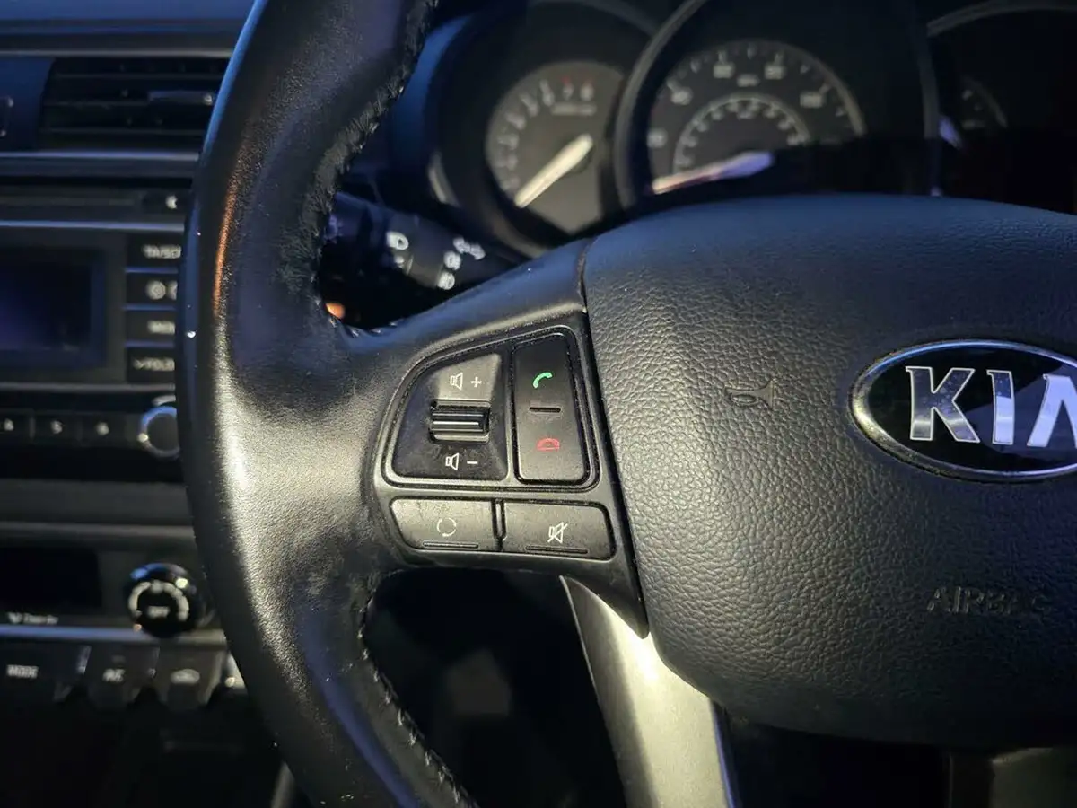 2015-kia-rio-14-2-5d-isg-big-33