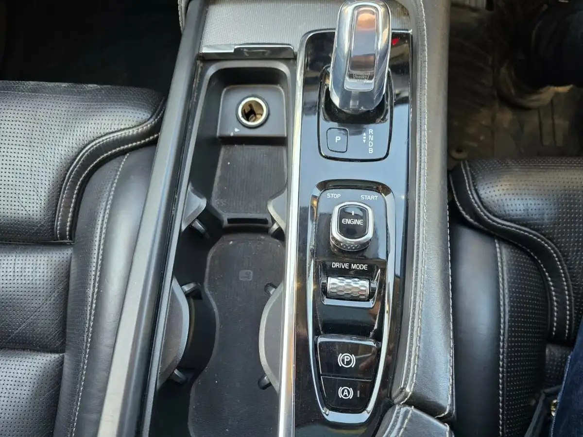 2016-volvo-xc90-20-t8-inscription-big-16