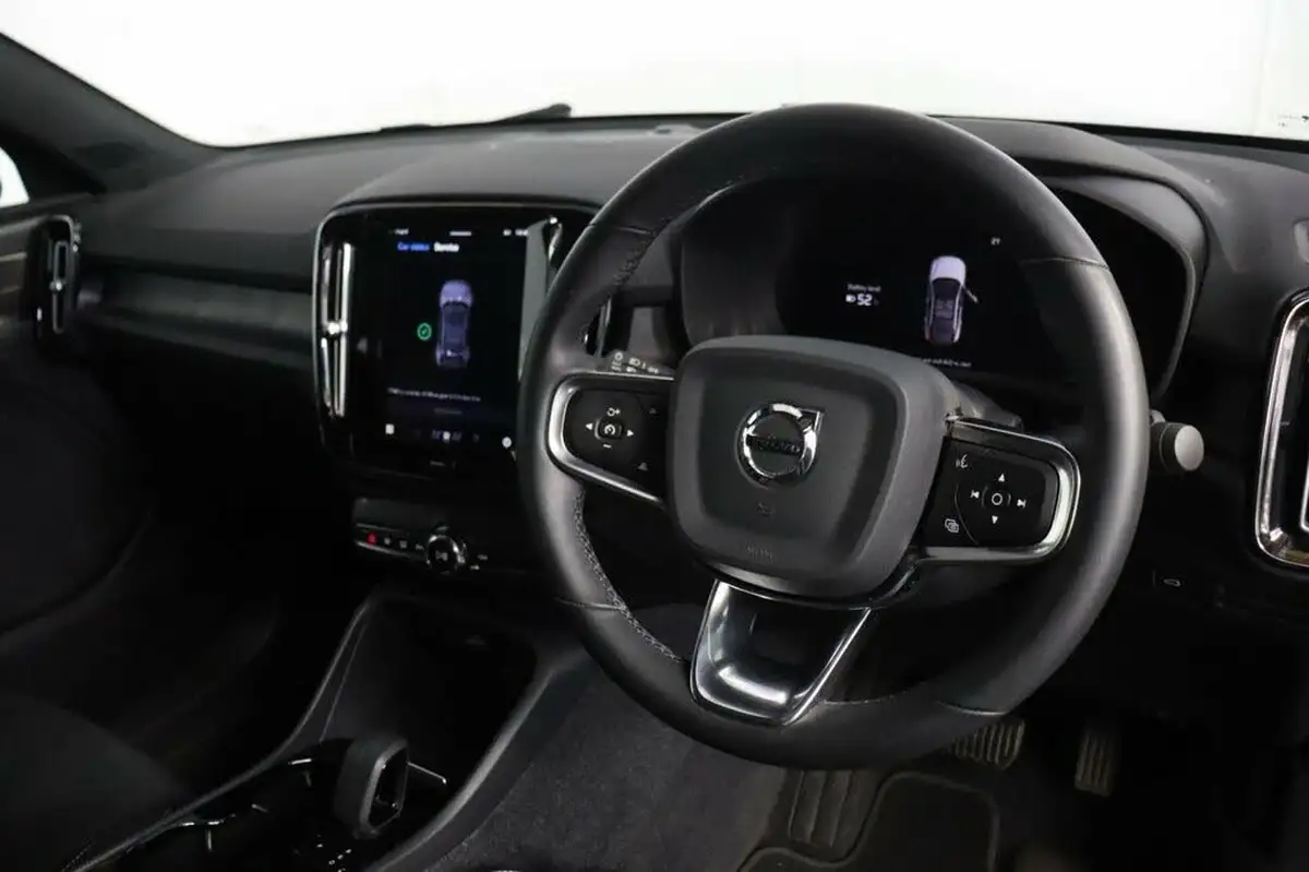 2022-volvo-c40-e-twin-recharge-pro-big-23