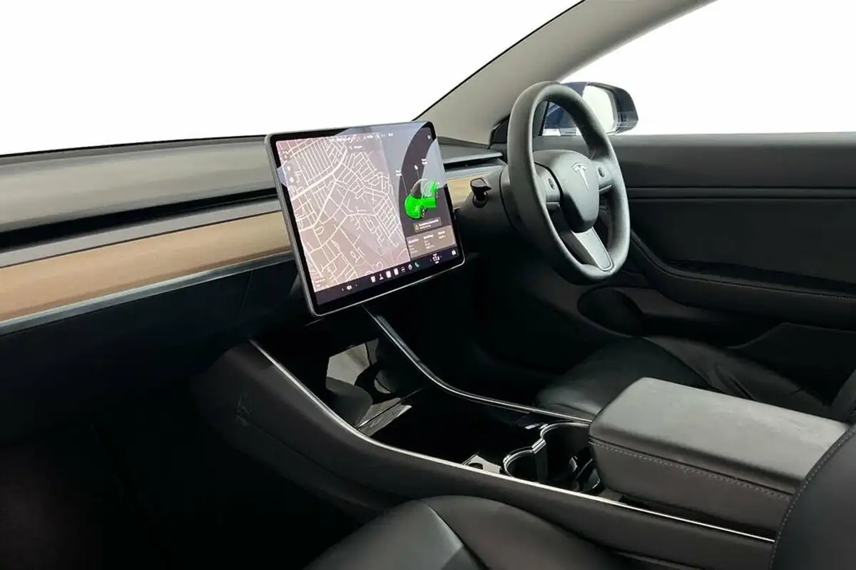 2020-tesla-model-3-e-long-range-big-8