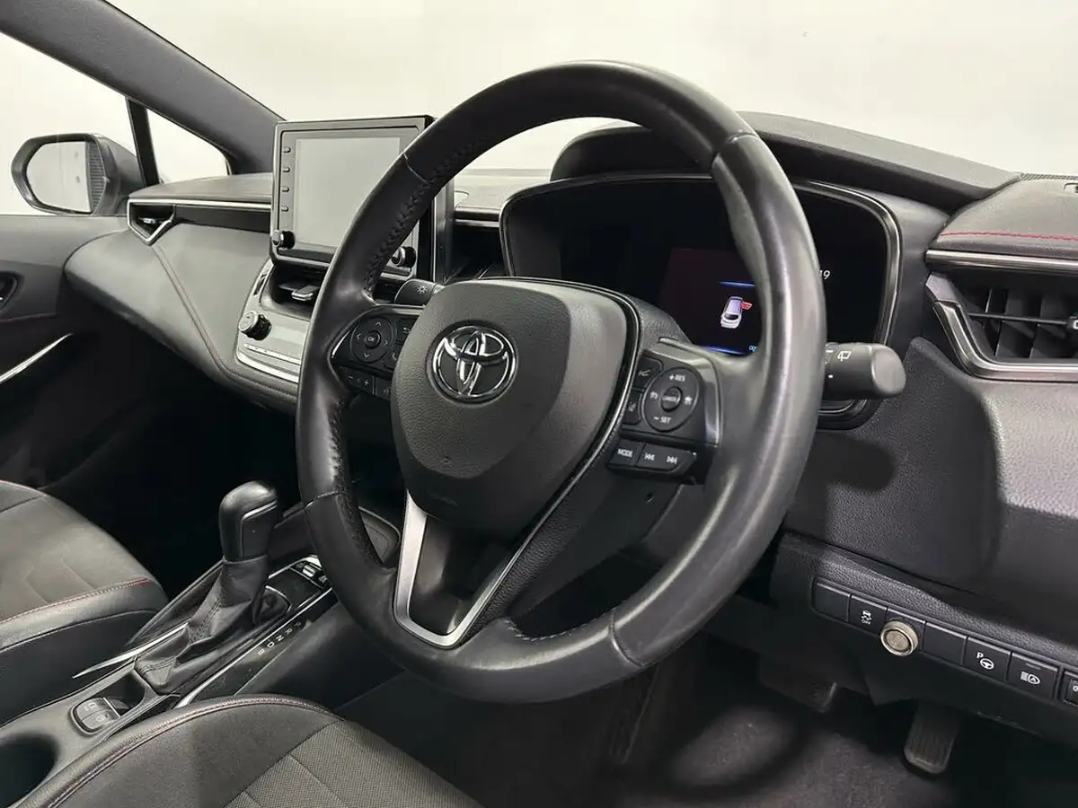 2019-toyota-corolla-18-vvt-i-excel-trk-touring-sports-big-8