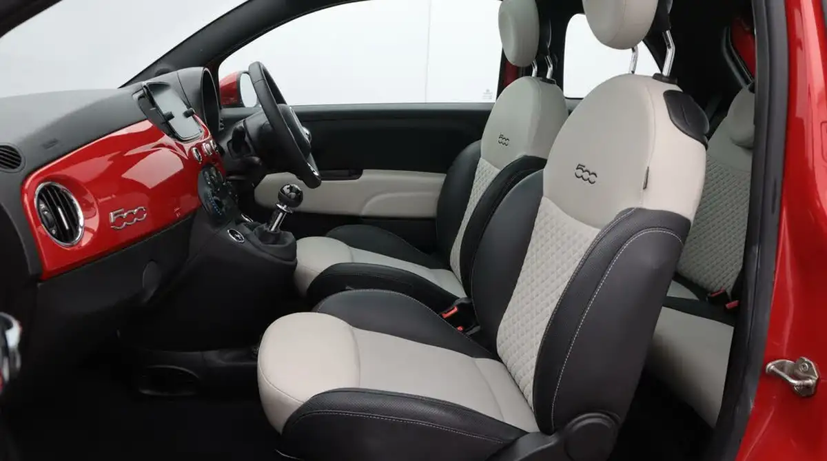 2022-fiat-500-10-dolcevita-big-14