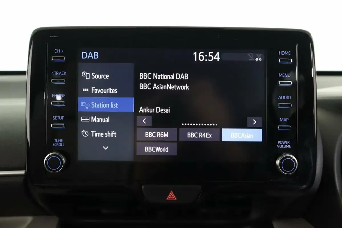 2021-toyota-yaris-15-vvt-i-excel-big-36