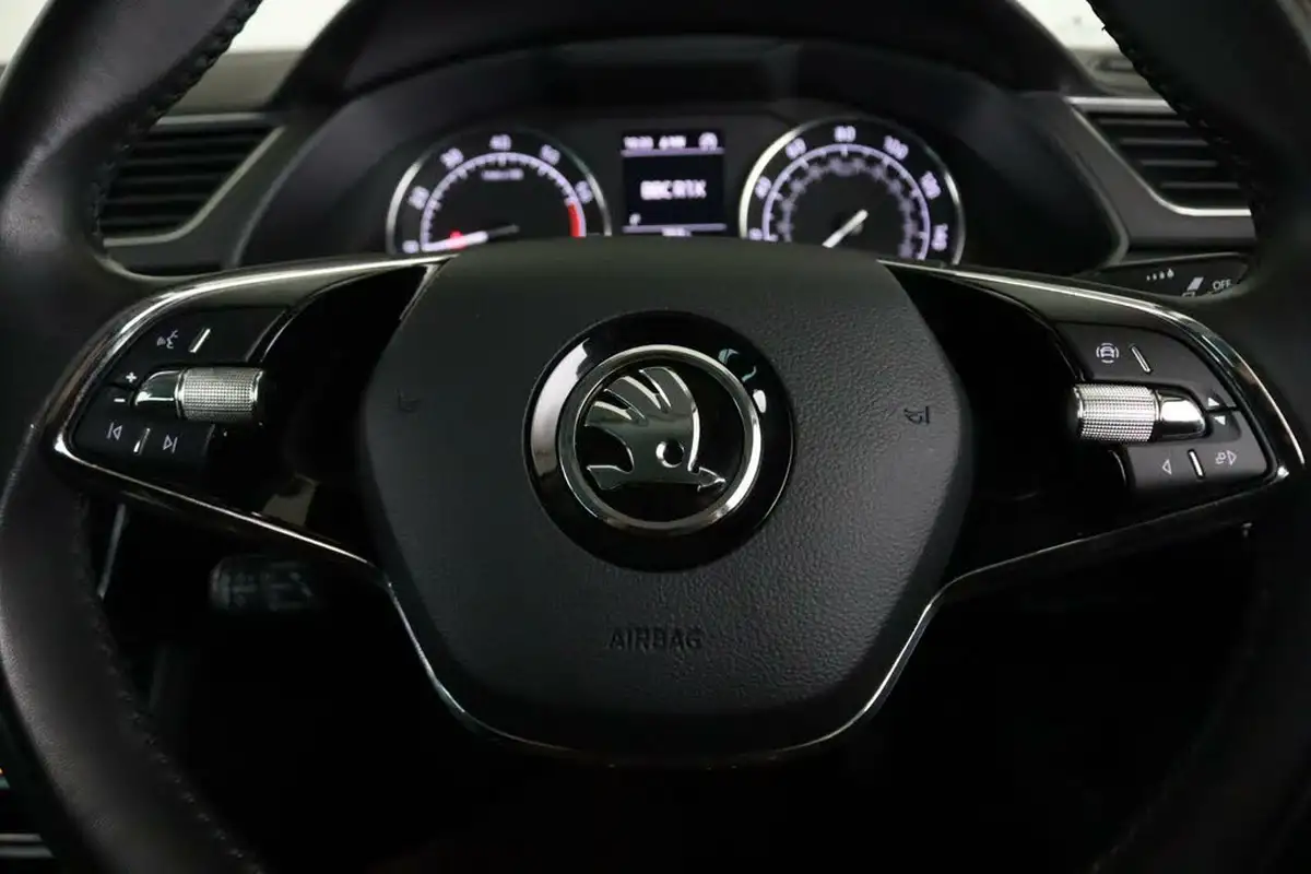 2021-skoda-superb-15-tsi-se-technology-hatchback-big-22