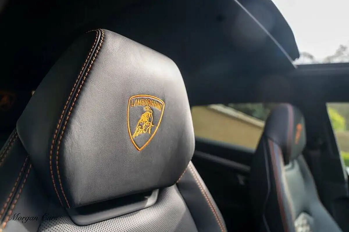 2020-lamborghini-urus-40-no-trim-big-29