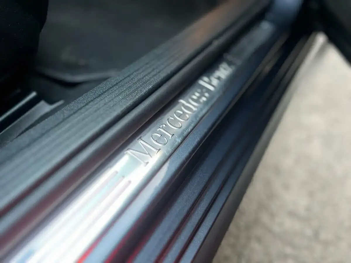 2015-mercedes-benz-e-class-21cdi-e220-se-saloon-4d-big-56