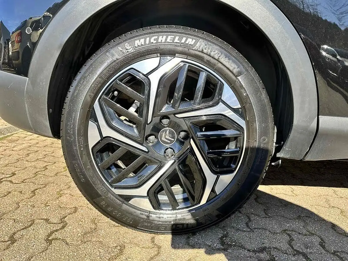 2022-citroen-c4-12-puretech-shine-130ps-big-4