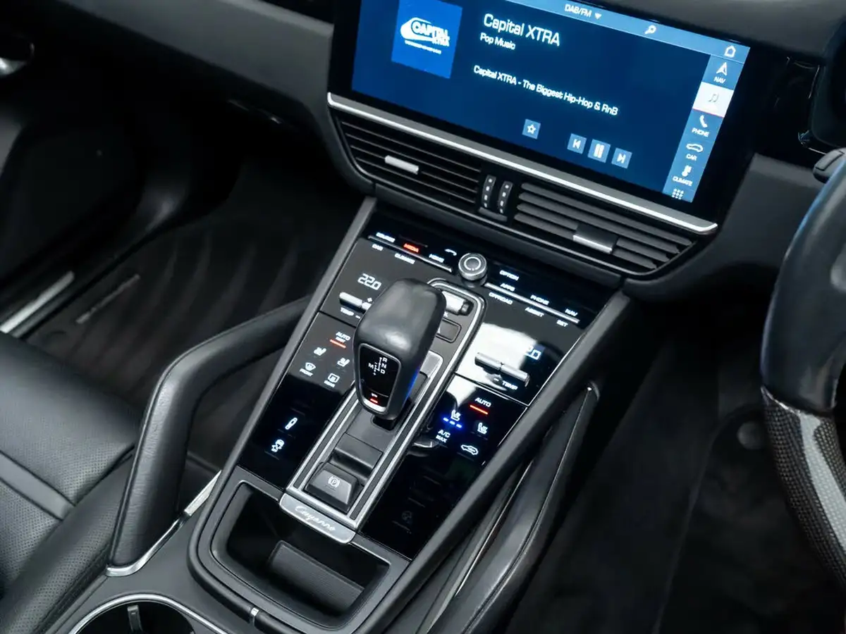 2018-porsche-cayenne-40-v8-turbo-big-38