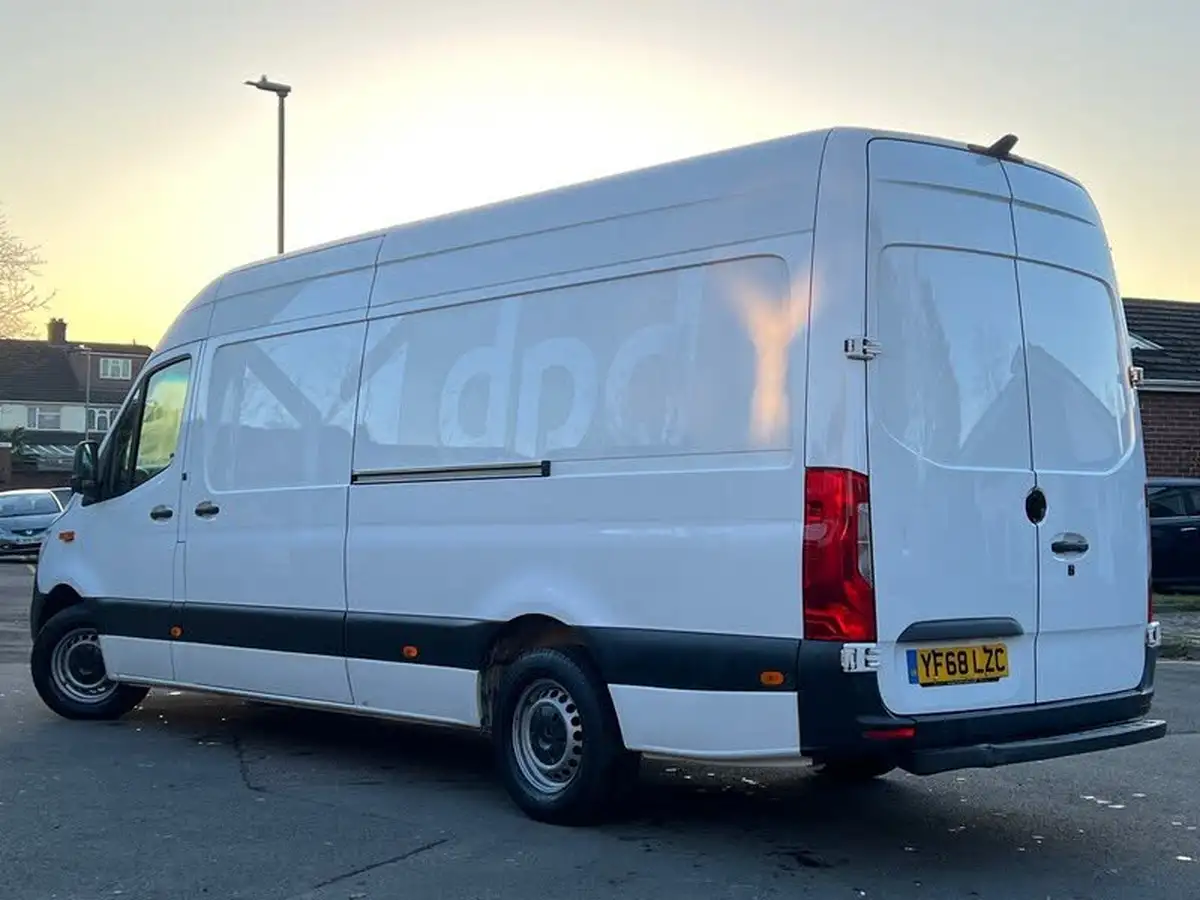 2018-mercedes-benz-sprinter-21cdi-311-l2h1-panel-van-rwd-eco-gear-360-big-27