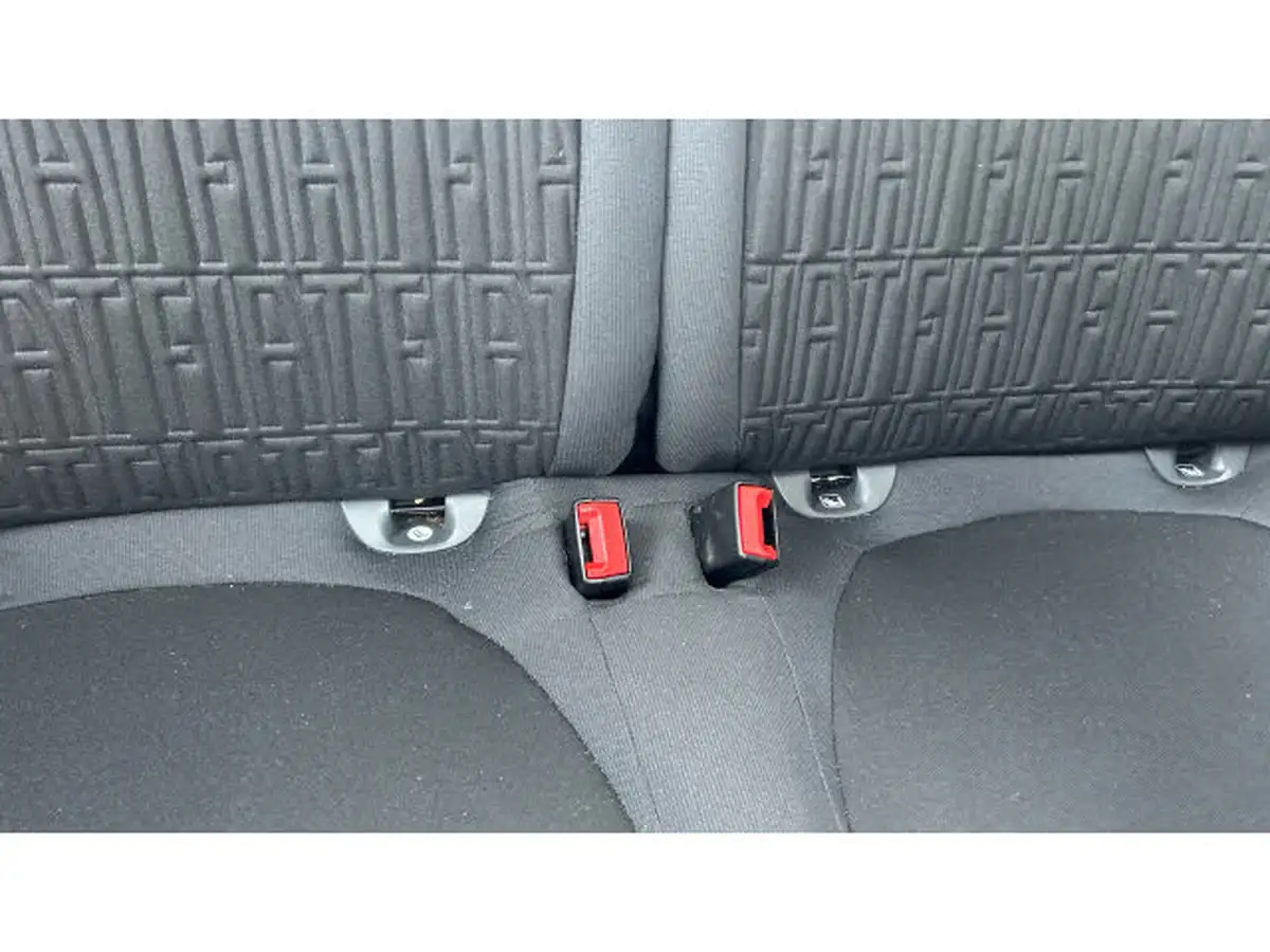 2022-fiat-500-10-red-big-16