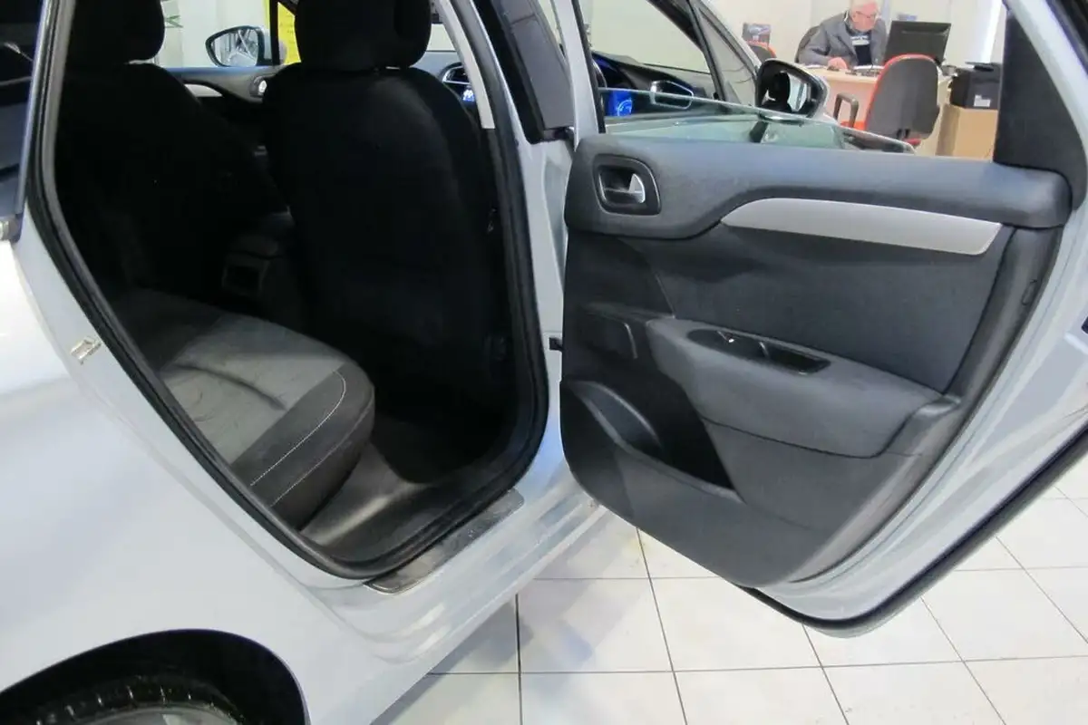 2012-citroen-c4-16td-vtr-16hdi-16v-90ps-big-32