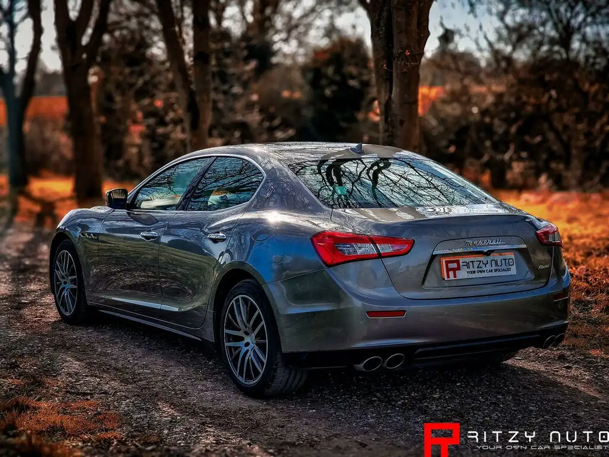 2016-maserati-ghibli-30td-big-3