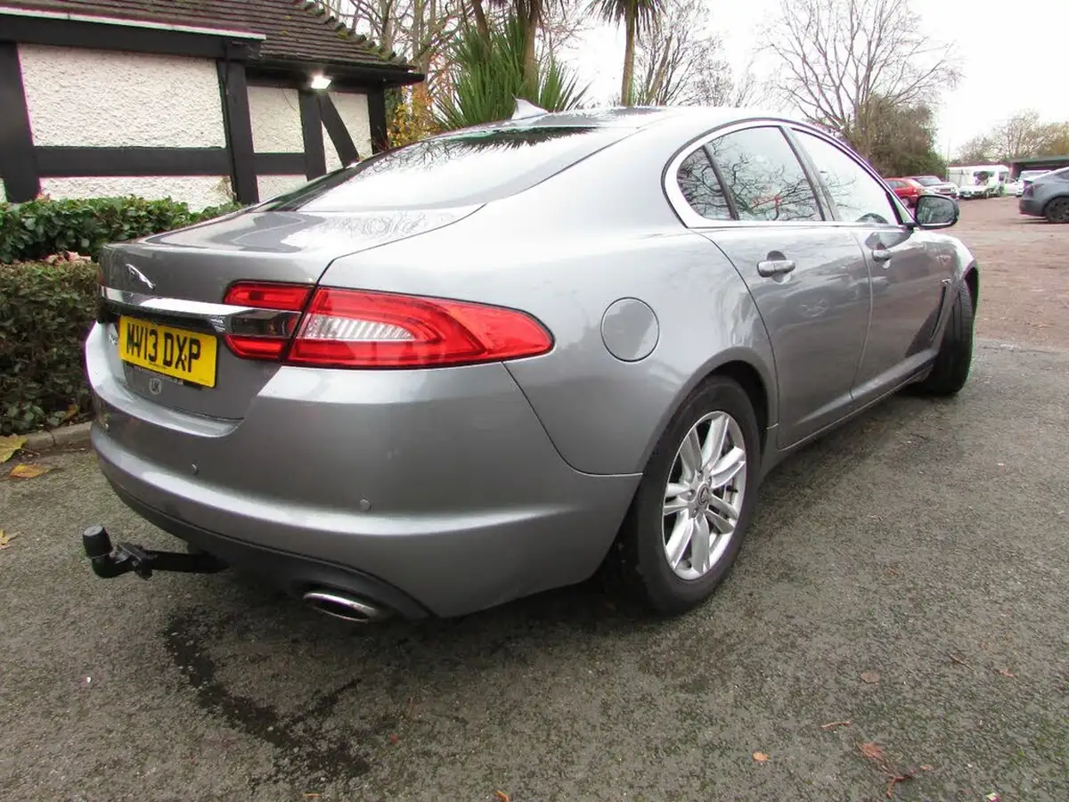 2013-jaguar-xf-22td-luxury-200ps-ss-saloon-4d-auto-big-1