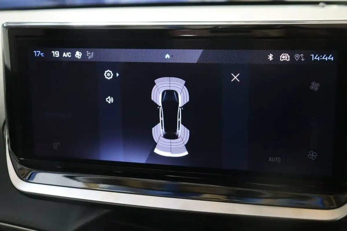 2024-peugeot-208-12-puretech-allure-big-14