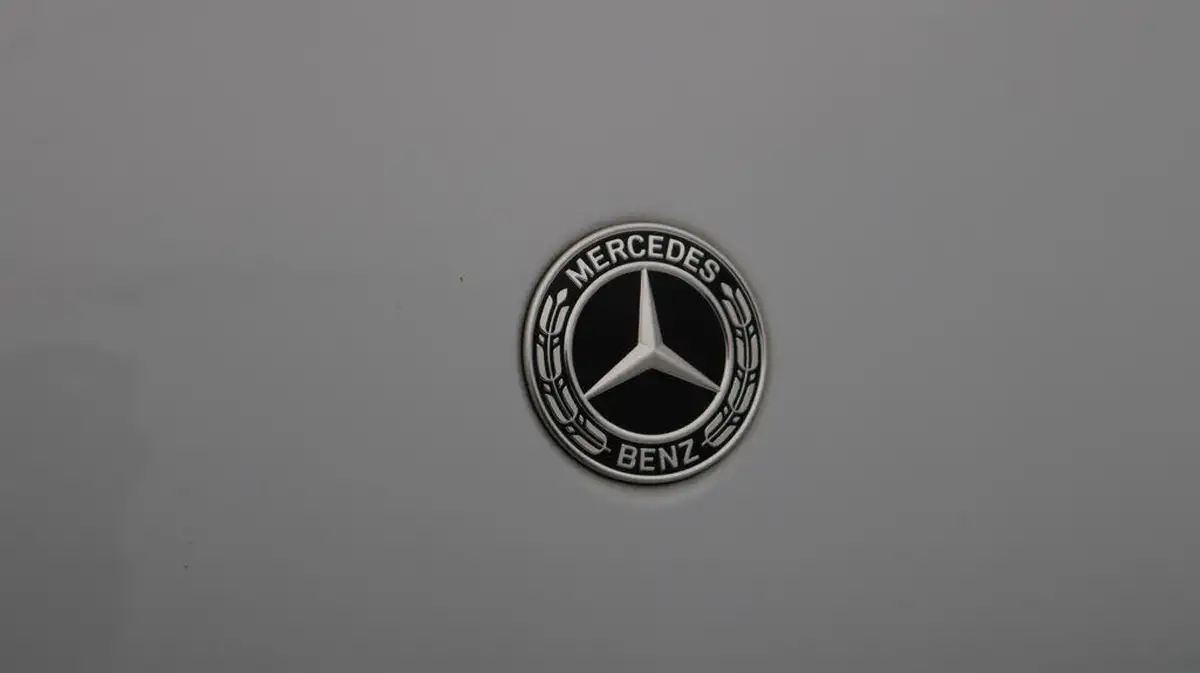 2021-mercedes-benz-a-class-13-a250e-amg-line-hatchback-5d-big-22