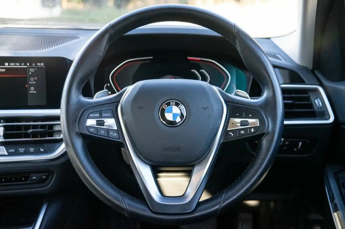 2022-bmw-3-series-20td-320d-se-pro-touring-5d-big-10