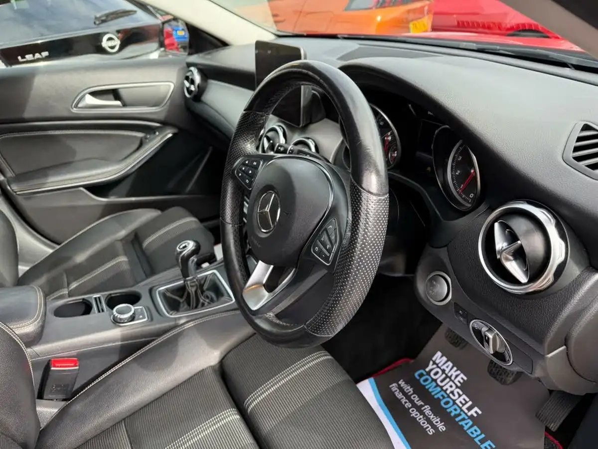 2019-mercedes-benz-gla-class-16-gla-180-urban-edition-ss-big-49