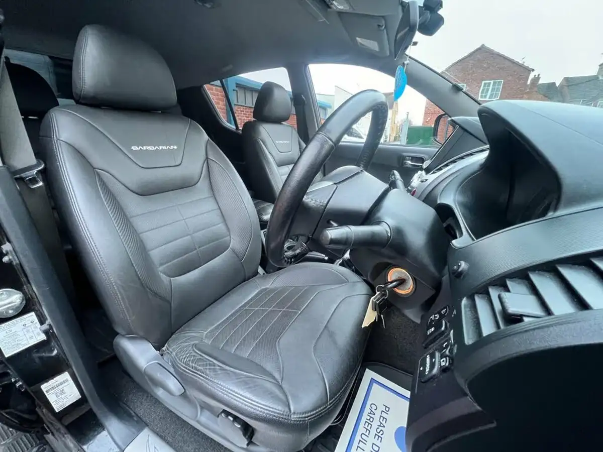 2014-mitsubishi-l200-25td-barbarian-auto-big-8