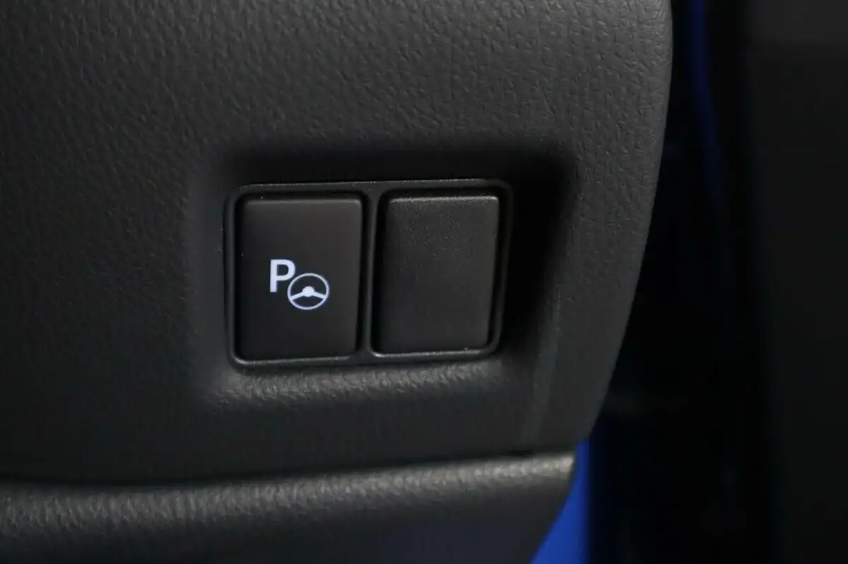 2020-toyota-c-hr-18-vvt-i-dynamic-big-22