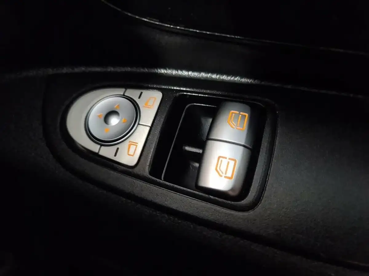 2021-mercedes-benz-vito-20cdi-114-progressive-l2-134bhpeu6dt-panel-1749cc-9g-tronic-big-30