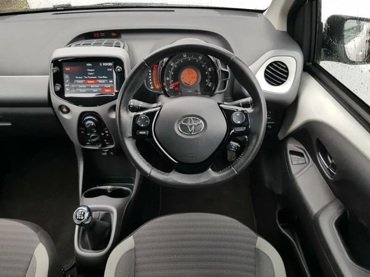 2020-toyota-aygo-10-vvt-i-x-play-big-6