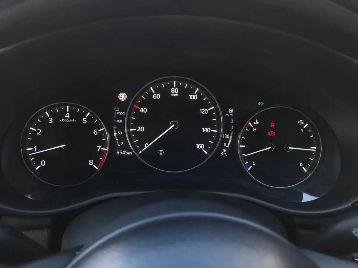 2024-mazda-mazda3-20-e-skyactiv-x-centre-line-big-13