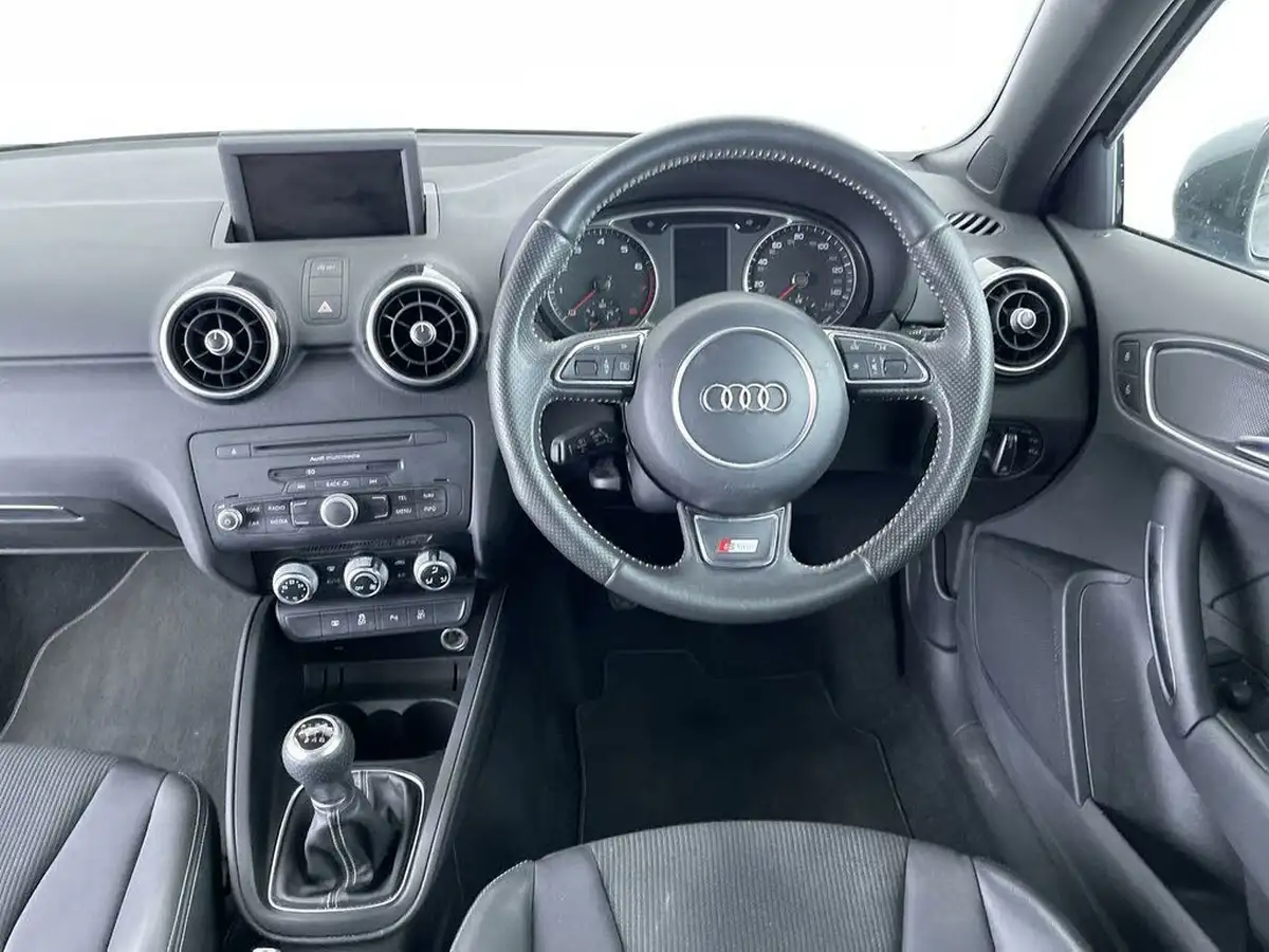 2014-audi-a1-14-s-line-tfsi-122ps-hatchback-3d-1390cc-big-31