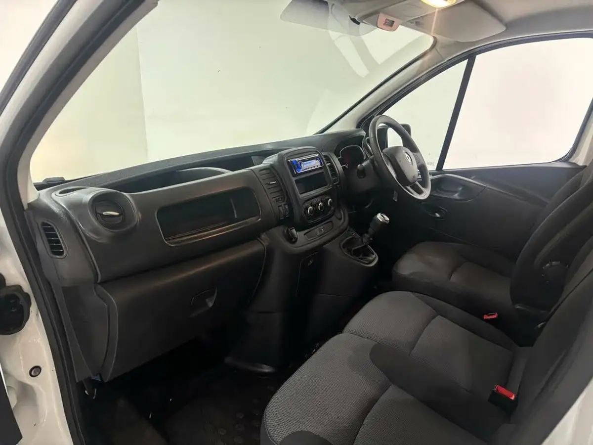 2021-renault-trafic-20dci-ll30-energy-120-business-panel-big-32