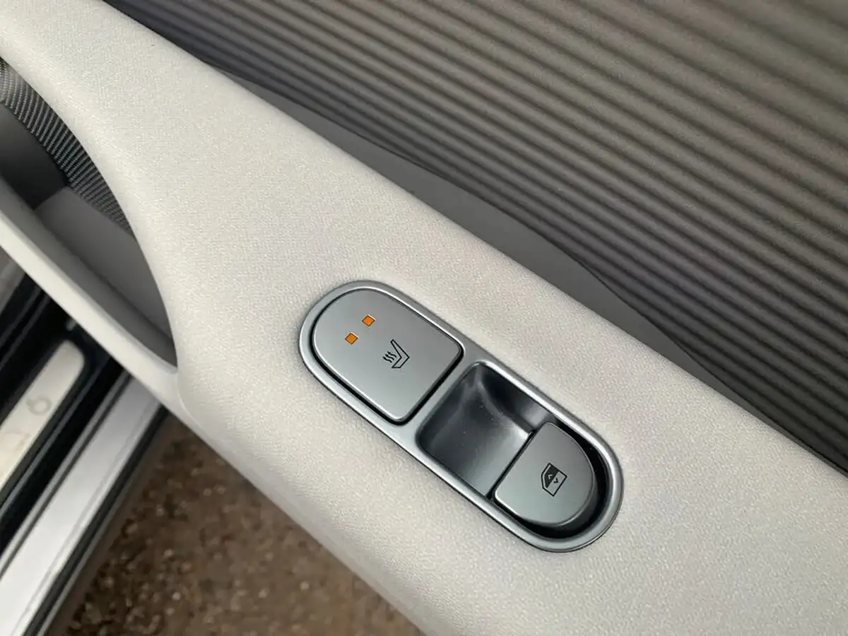 2024-hyundai-ioniq-6-e-ultimate-228ps-single-motor-rwd-big-22