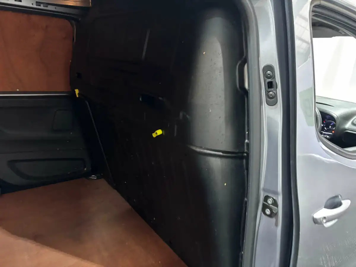 2020-citroen-berlingo-15bluehdi-950-driver-130pseu6dt-e-ss-big-9