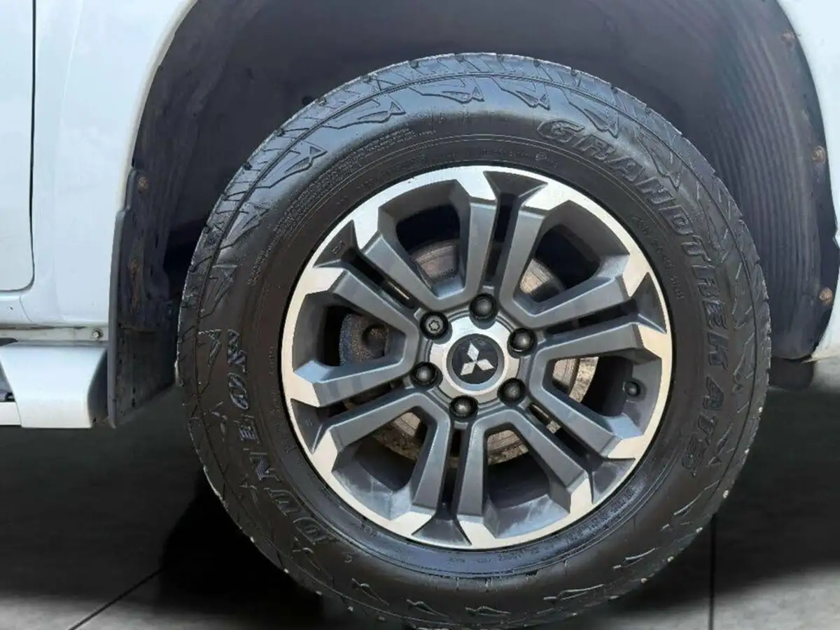 2020-mitsubishi-l200-22di-d-warrior-auto-big-11