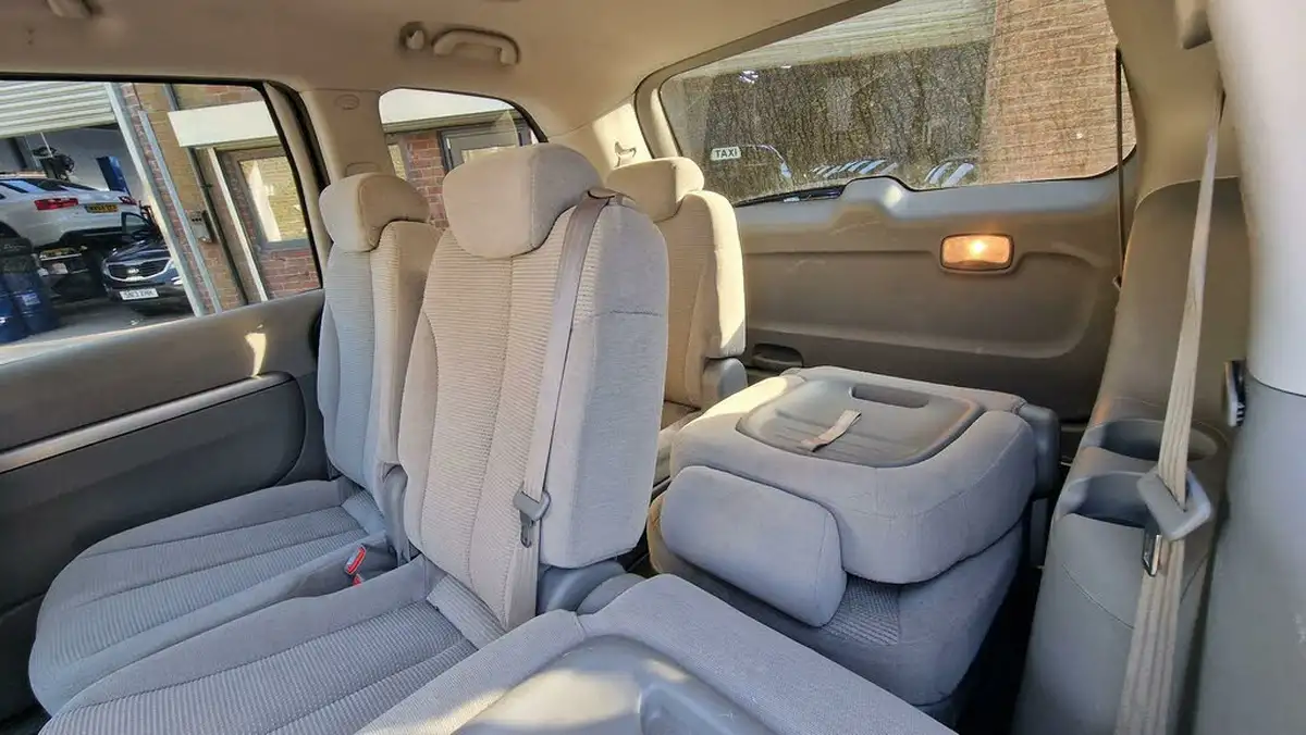 2008-kia-sedona-29td-ls-auto-band-f-big-13