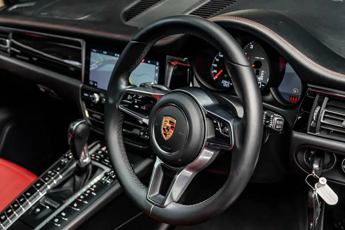 2019-porsche-macan-30-v6-s-big-27