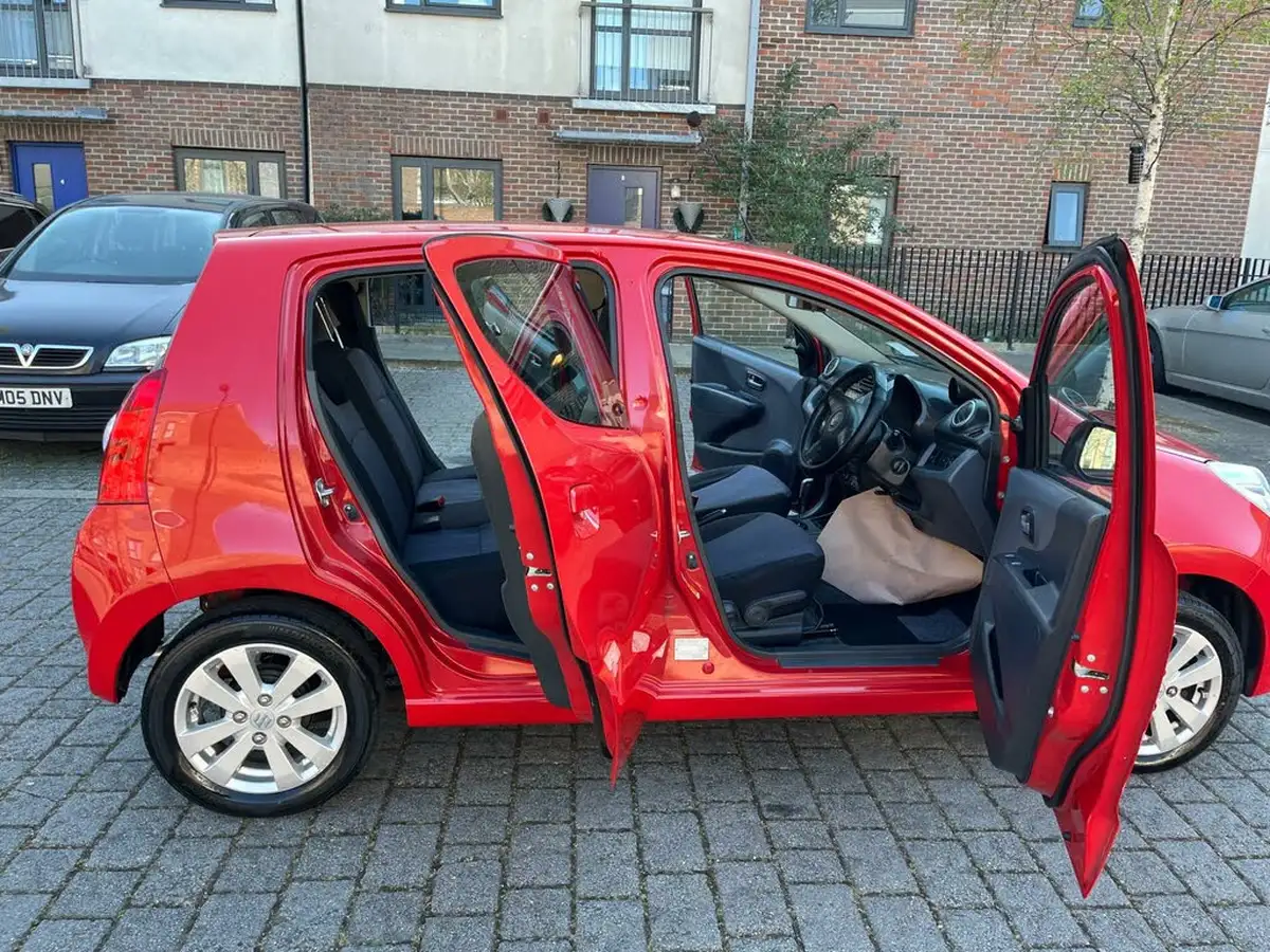 2013-suzuki-alto-10-sz4-auto-big-24